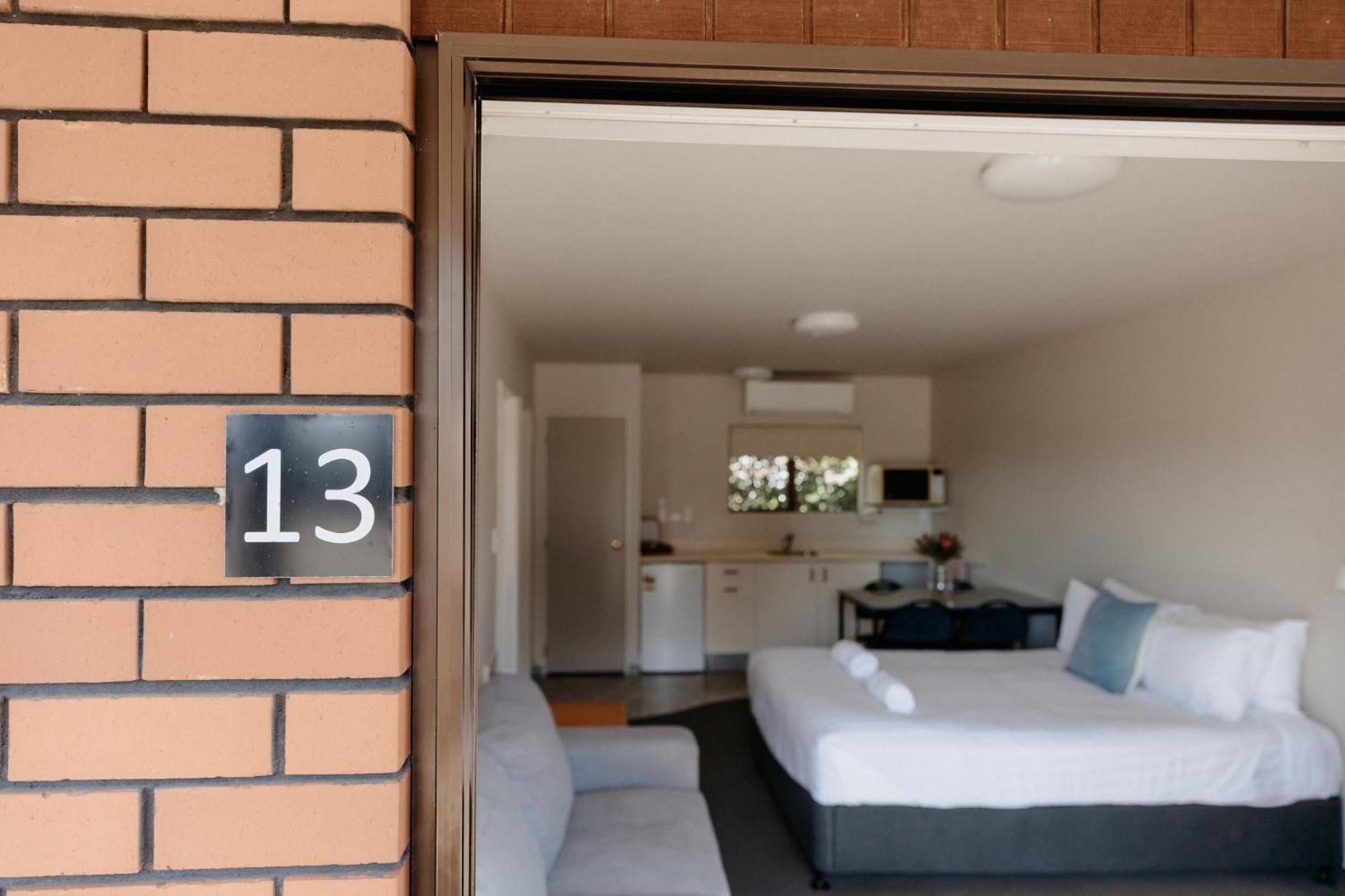 Motel Amber Court 4*